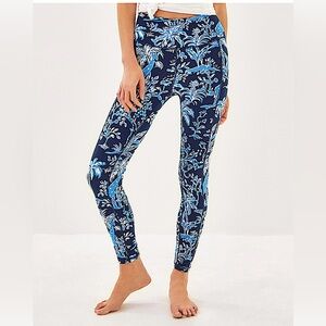 Lilly Pulitzer Luxletic Weekender High Rise Legging L Low Tide Navy Tall Tales